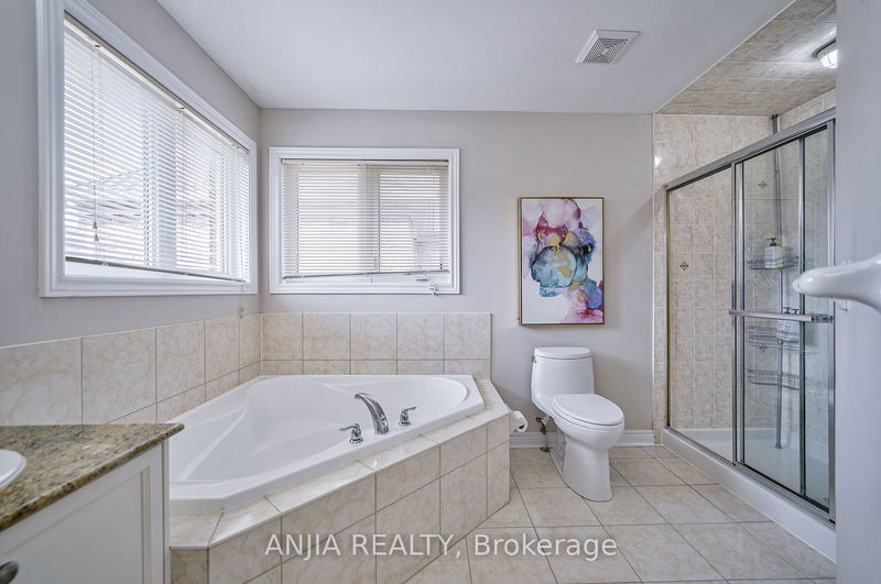 20 James Joyce Dr  Markham, L6C 0L7 | Image 24