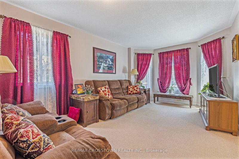 23 Stonemount Cres  Essa, L0M 1B4 | Image 4