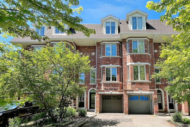 132 Hall St  Richmond Hill, L4C 4N8 | Image 1