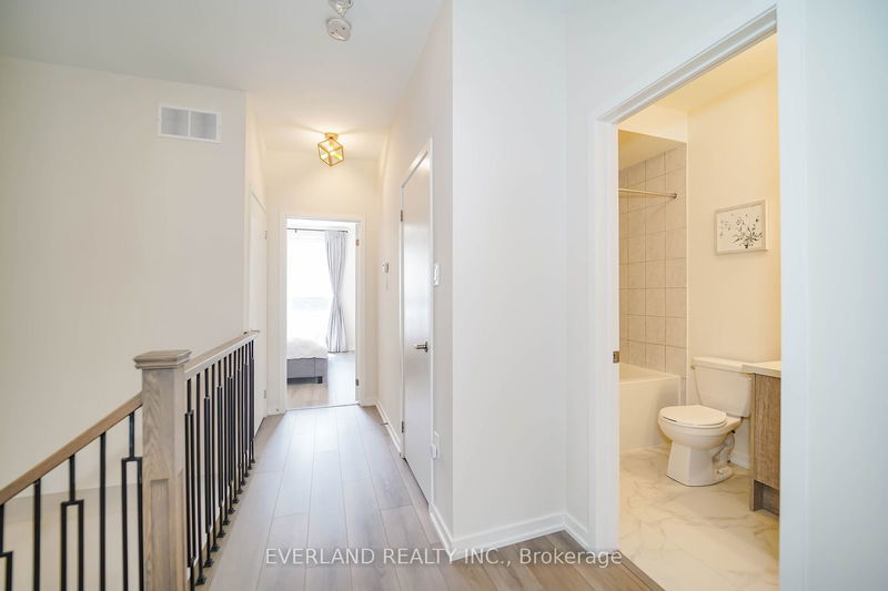 33 Origin Way  Vaughan, L6A 4C2 | Image 19