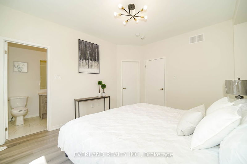 33 Origin Way  Vaughan, L6A 4C2 | Image 22