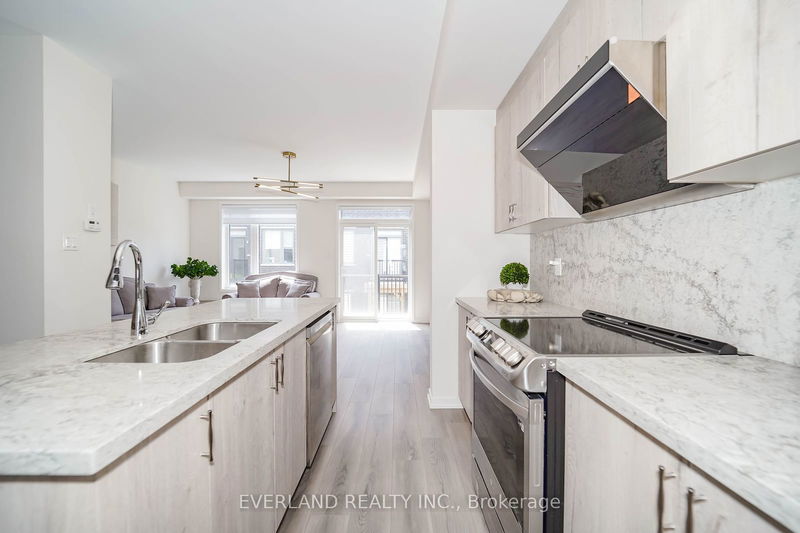 33 Origin Way  Vaughan, L6A 4C2 | Image 9