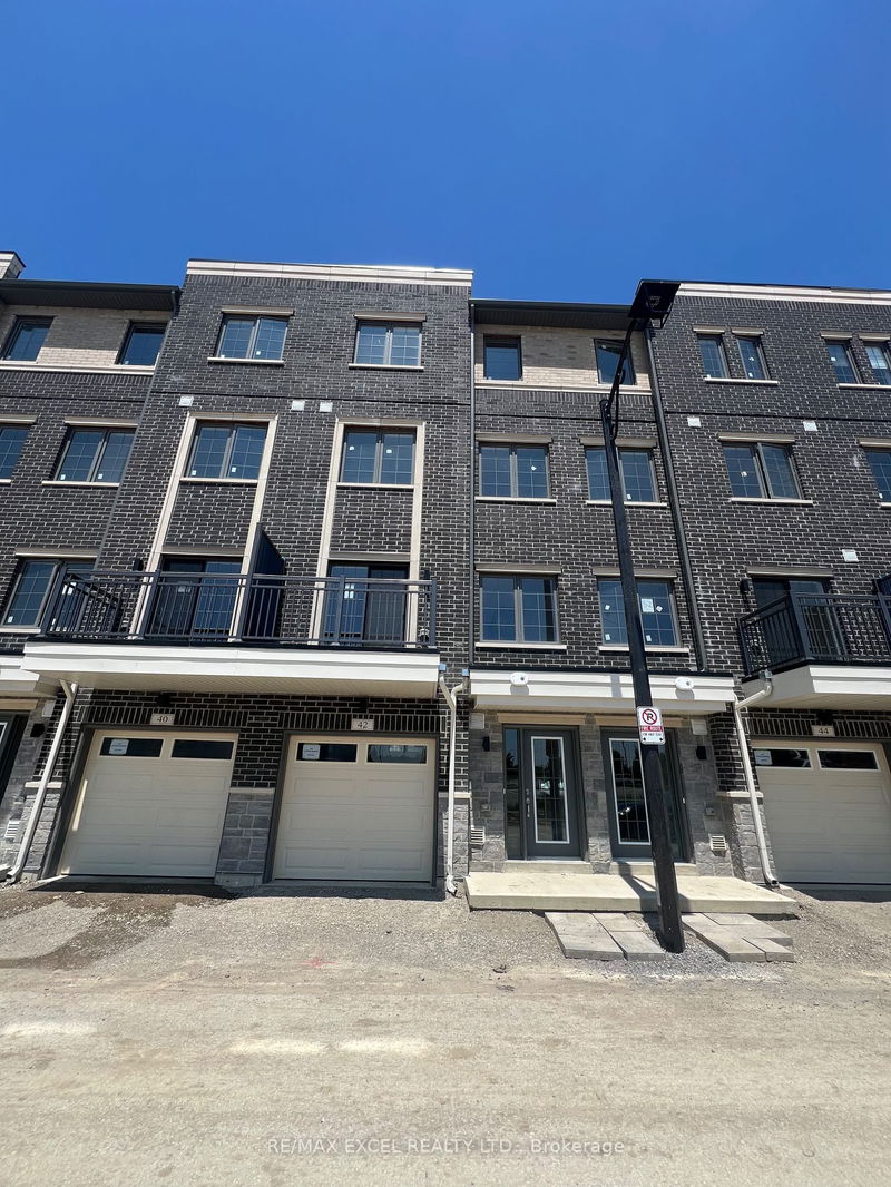 home for lease on 42 Clippers Crescent