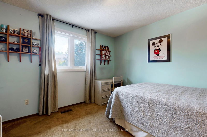 97 Little Crt  Newmarket, L3Y 6S4 | Image 21