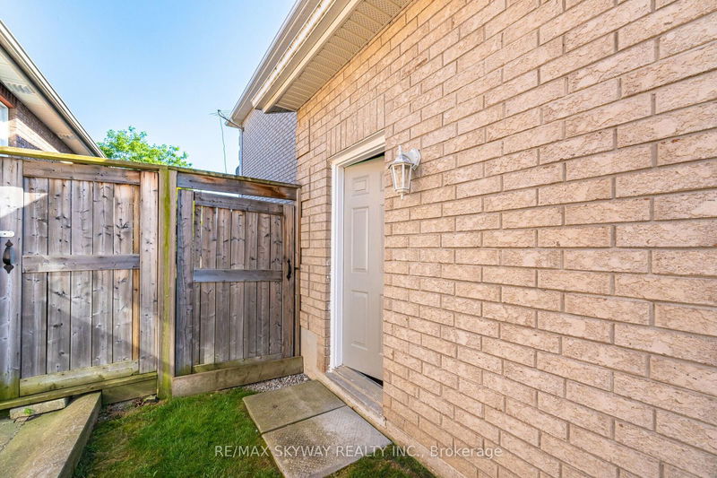 57 Aishford Rd  Bradford West Gwillimbury, L3Z 3H9 | Image 36