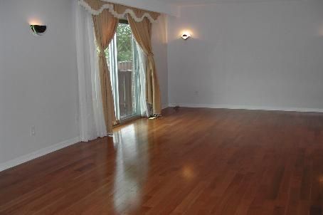 91 Pepperell Cres, Markham, L3R3G9 | Image 3