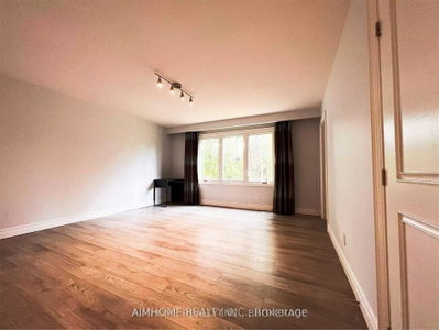 344 Steeles Avenue E — photo 6