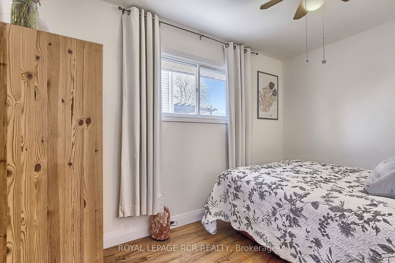 1066 Wood St  Innisfil, L0L 1K0 | Image 12