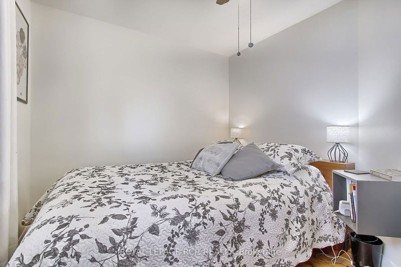 1066 Wood St  Innisfil, L0L 1K0 | Image 13