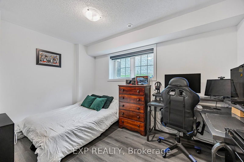 54 Lyall Stokes Circ  East Gwillimbury, L0G 1M0 | Image 28