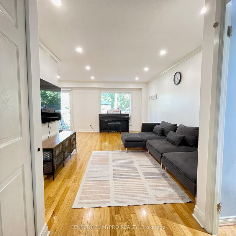 58 Knightsbridge Way, Markham, L3P 3W5 | Image 3