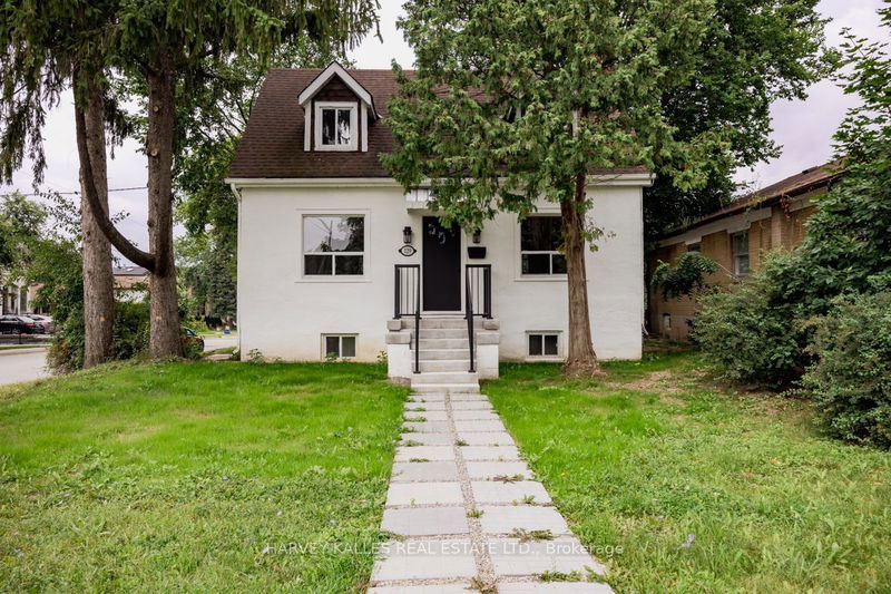 home for lease on 129 Major Mackenzie Drive E