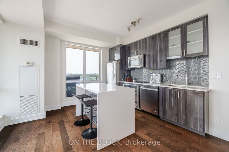  910A - 9088 Yonge St  Richmond Hill, L4C 0Z1 | Image 10