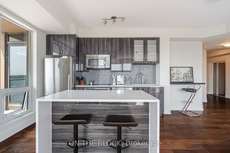  910A - 9088 Yonge St  Richmond Hill, L4C 0Z1 | Image 11