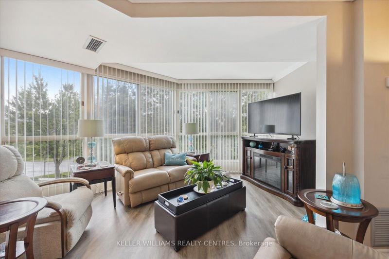  310 - 5 Weldrick Rd W Richmond Hill, L4C 8S9 | Image 1