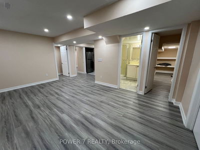 287 Castlemore Ave, Markham - Berczy image-0-2