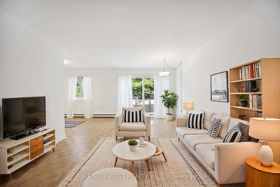 Condo sold at 403-21 Elizabeth Street, Richmond Hill, Ontario, L4C 3V5 - Mill Pond - MLS: N9232866