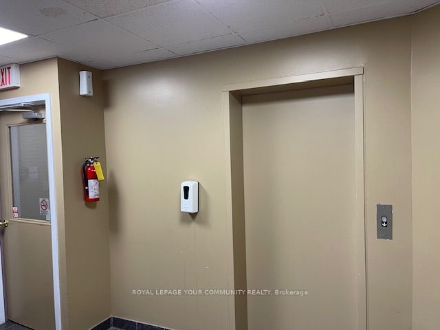 301 - 107 Holland St E, Bradford West Gwillimbury, L9N 1C3 | Image 3