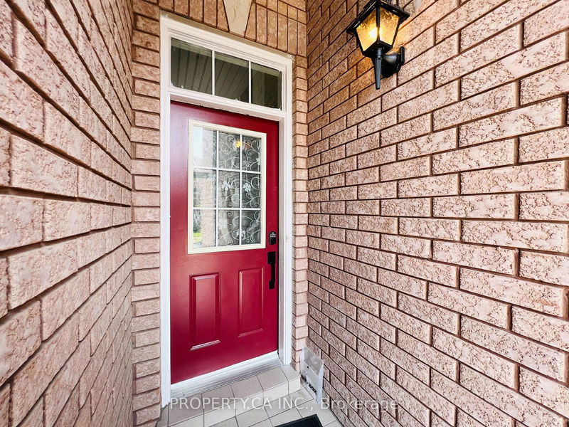 home for lease on 99 Coburg Crescent W