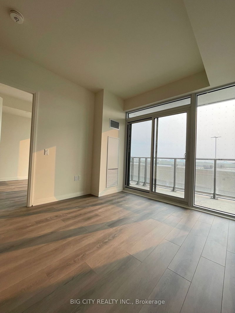 home for lease on 426-9000 Jane Street
