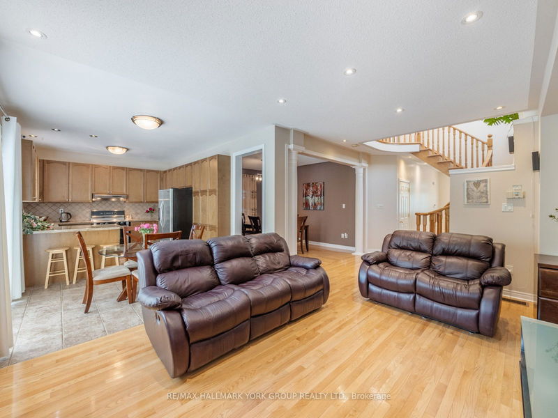 74 Thomas Legge Cres  Richmond Hill, L4E 4V8 | Image 10