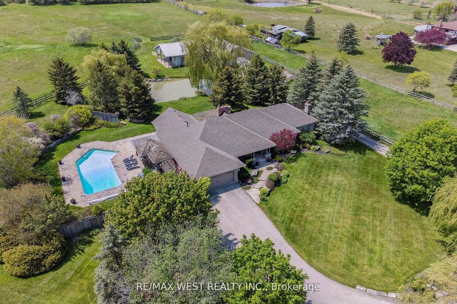 Building in 1910 18th Sideroad