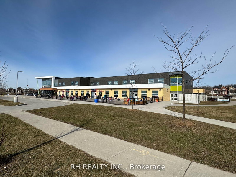 29 Golden Fern St, Markham, L6B 0V5 | Image 3