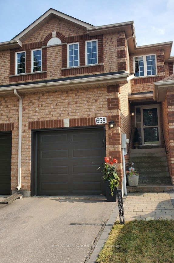 home for sale on 658 Macnab Gate