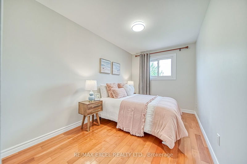 81 Dairis Cres  Markham, L3S 1T4 | Image 22