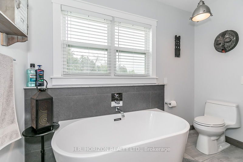 19 Mulock Dr  Bradford West Gwillimbury, L0G 1B0 | Image 21