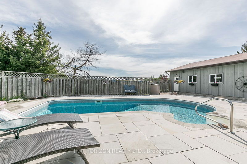 19 Mulock Dr  Bradford West Gwillimbury, L0G 1B0 | Image 7