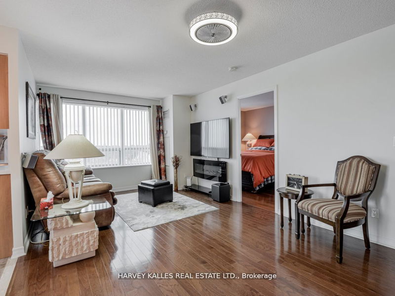  1204 - 11 Oneida Cres  Richmond Hill, L4B 0A1 | Image 3