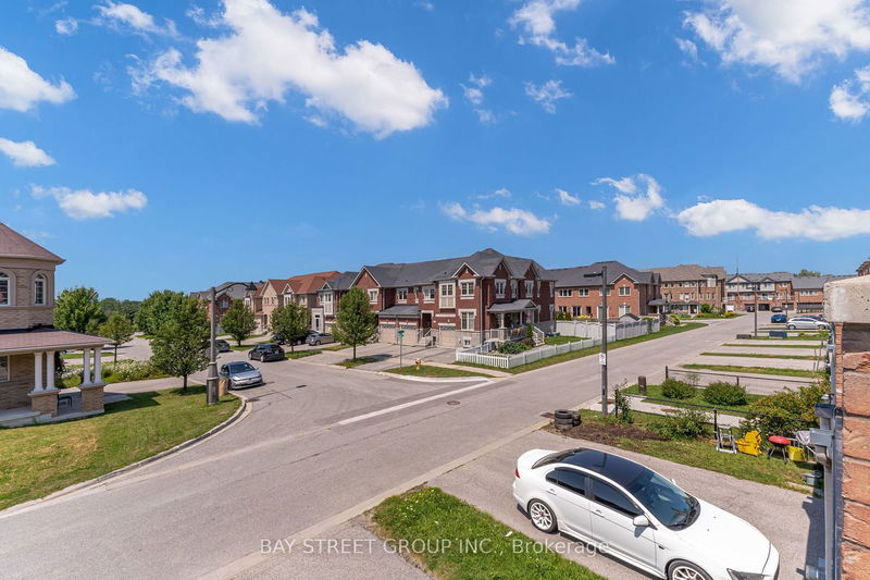 9958 McCowan Rd  Markham, L6C 0N1 | Image 27