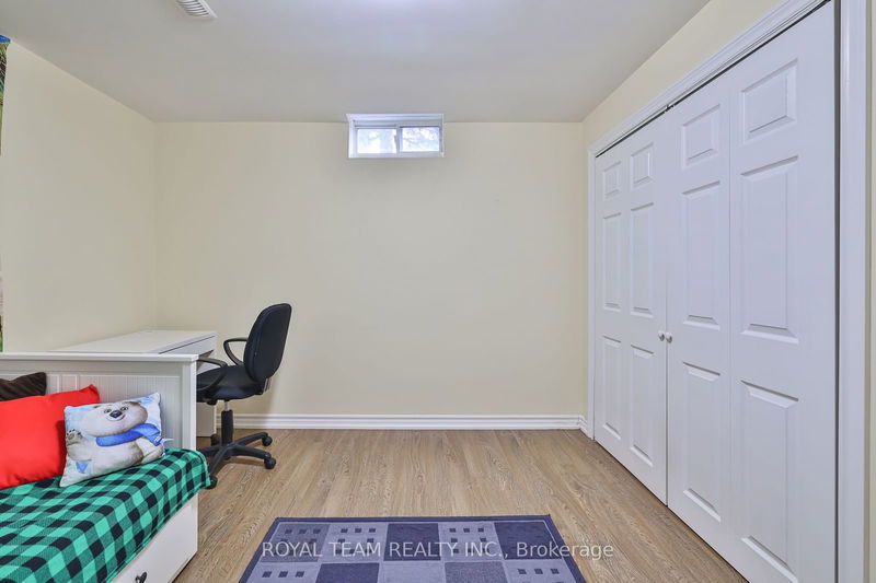 2 Gleave Crt  Aurora, L4G 7L9 | Image 35