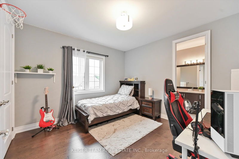 38 Perrigo Crt  Vaughan, L6A 4W8 | Image 21