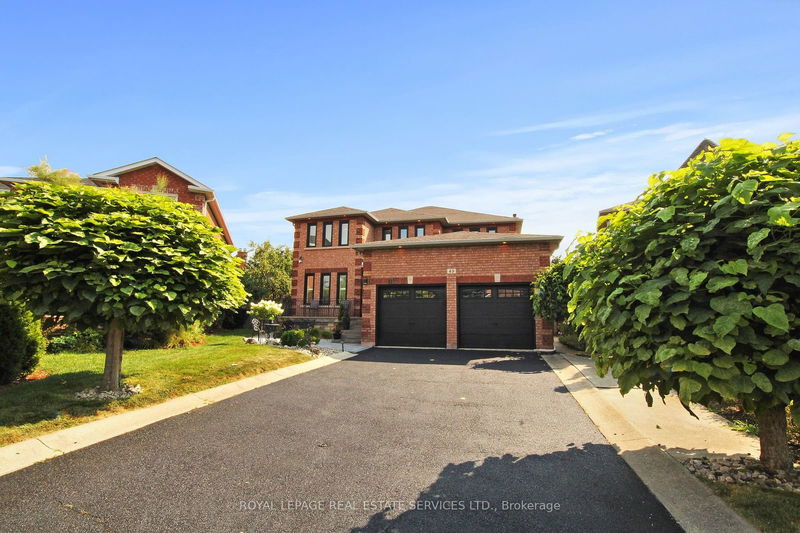 home for sale on 49 Iona Crescent
