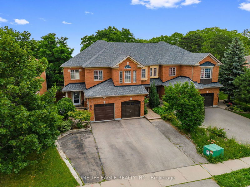 66 Jordanray Blvd  Newmarket, L3X 2P8 | Image 1