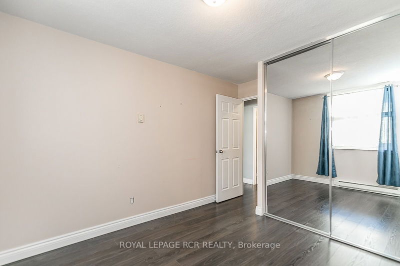  709 - 260 Davis Dr  Newmarket, L3Y 7C3 | Image 19