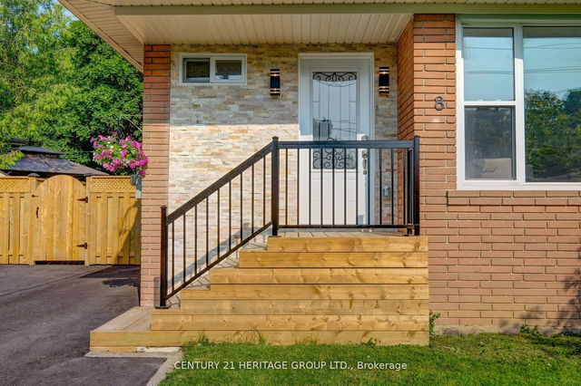 8 WALTER Avenue