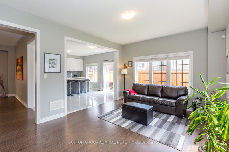 53 Pietrowski Dr  Georgina, L4P 0J8 | Image 10