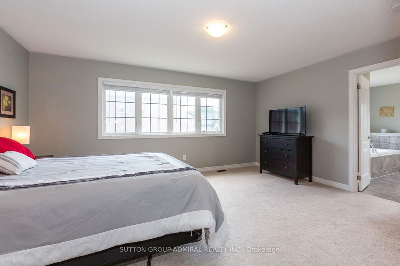 53 Pietrowski Dr  Georgina, L4P 0J8 | Image 20