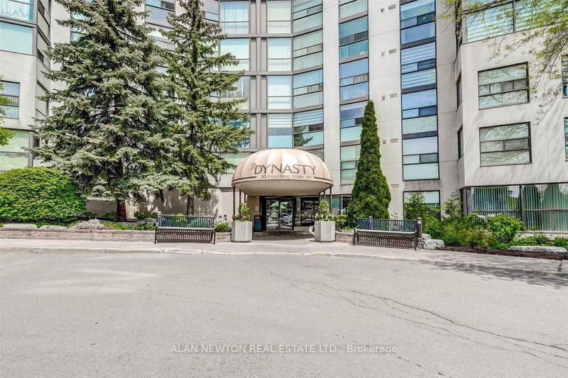  315 - 30 Harding Blvd W Richmond Hill, L4C 9M3 | Image 2