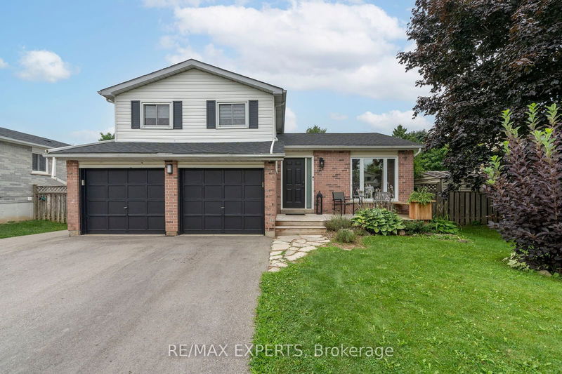 27 Metcalf Cres  New Tecumseth, L0G 1W0 | Image 1