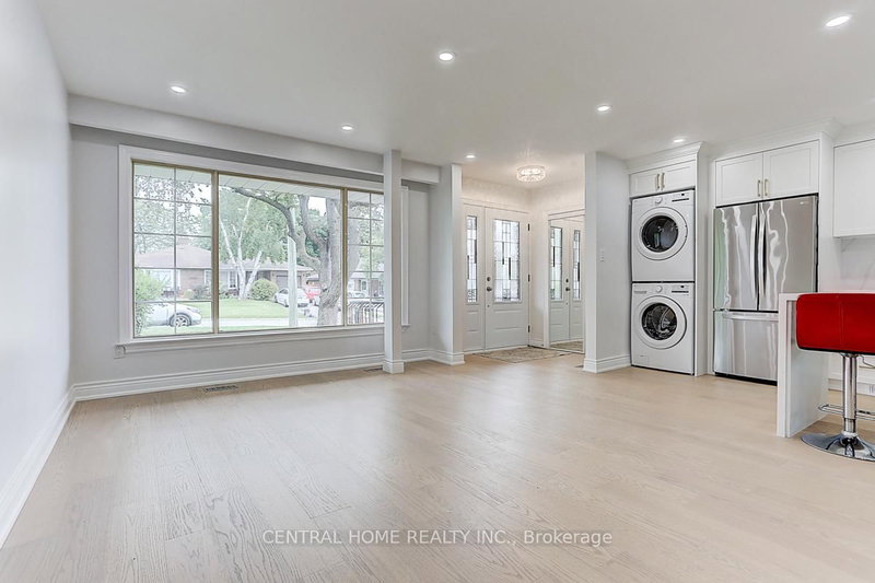 Main - 40 Sherwood Forest Dr, Markham, L3P 1P8 | Image 3