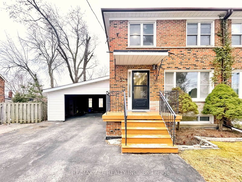 home for lease on whole-208 Zelda Crescent