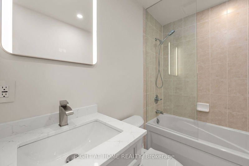 255 Queen Filomena Ave  Vaughan, L6A 0H9 | Image 29