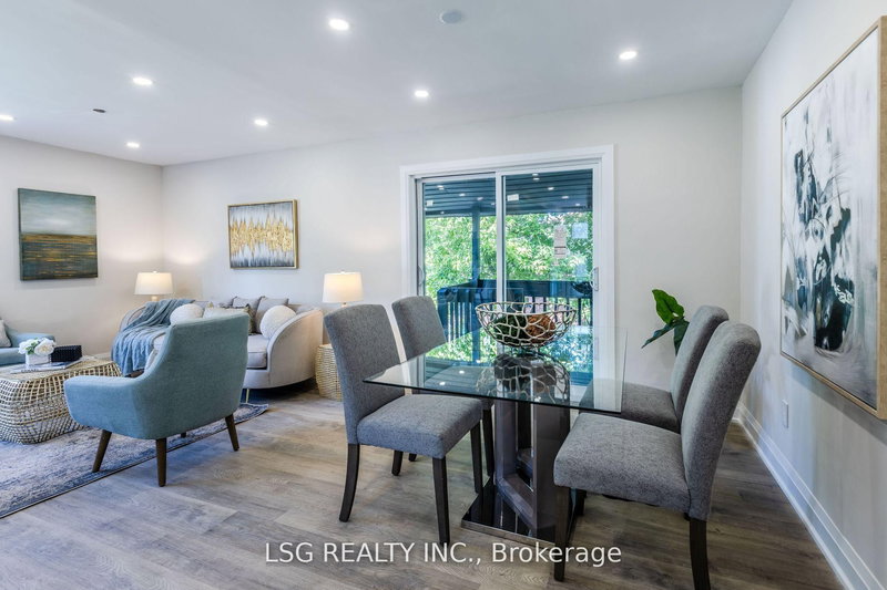 56 Millard Ave, Newmarket, L3Y 1Y8 | Image 2