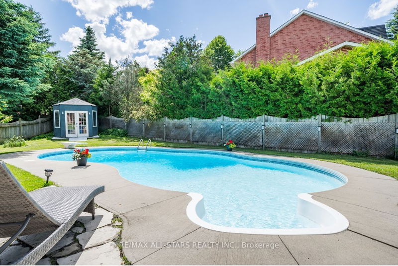 6 Milne Crt  Uxbridge, L9P 1T7 | Image 35