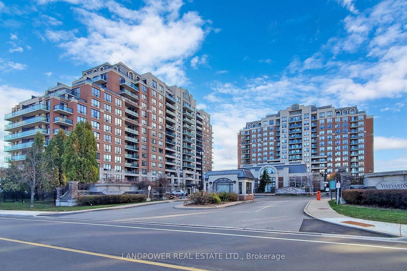  Lph03 - 310 Red Maple Rd  Richmond Hill, L4C 0T7 | Image 2