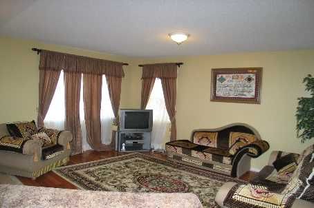 626 Napa Valley Ave, Vaughan, L4H1R1 | Image 3